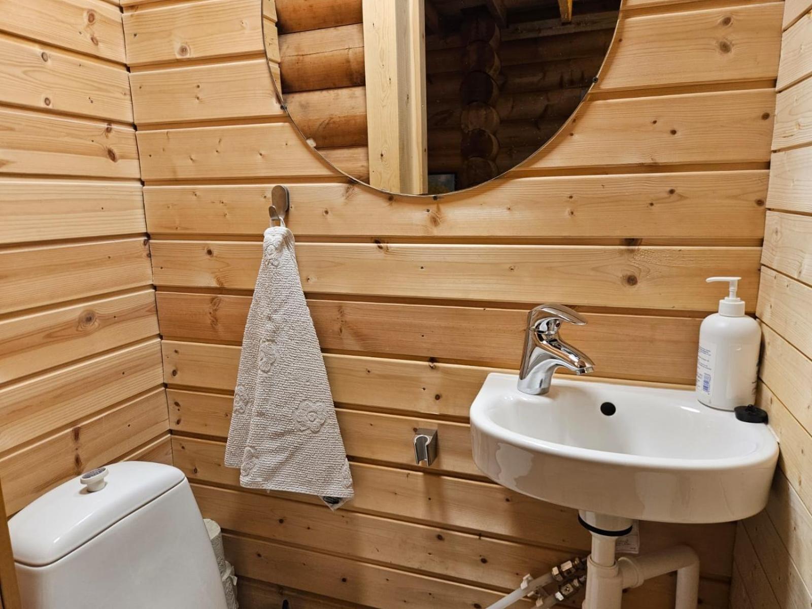 Manna Bb Hotel Karigasniemi Buitenkant foto